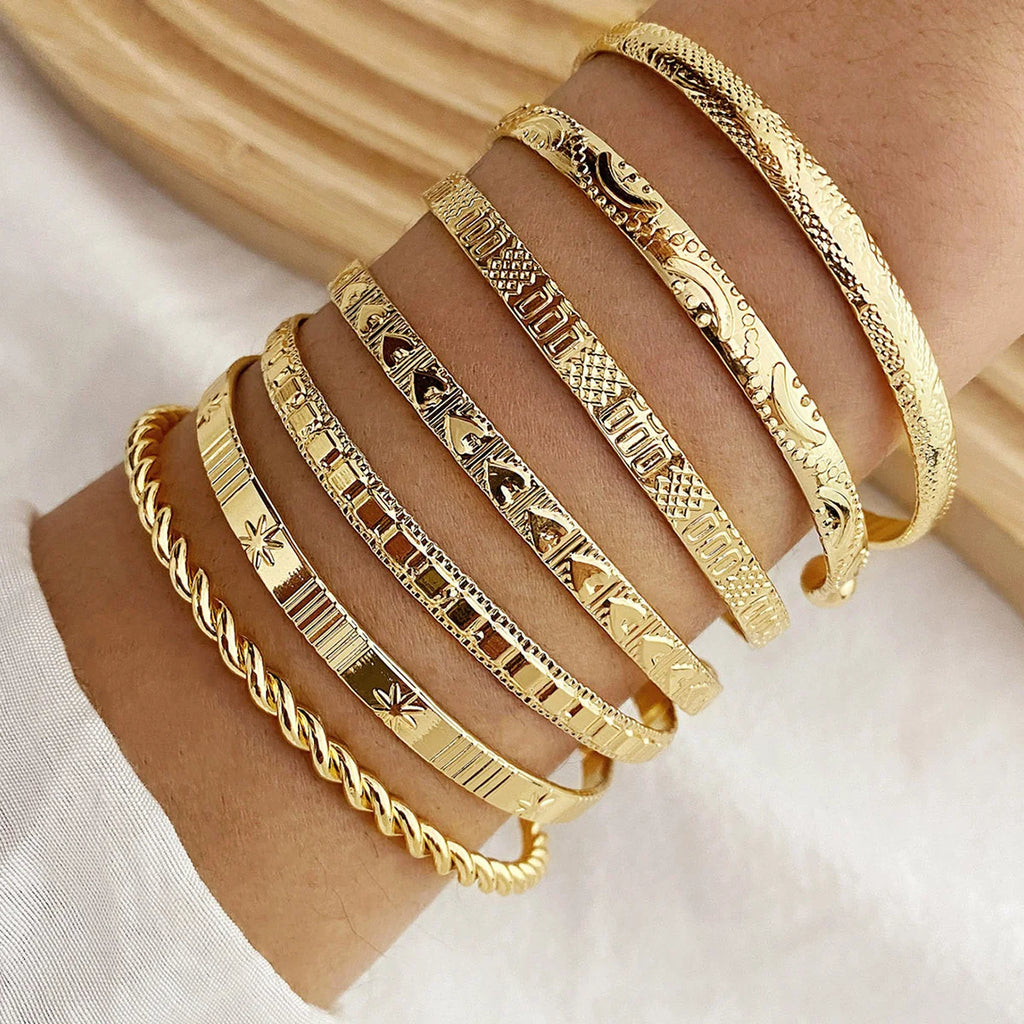 7-Piece Punk Gold Bangle Bracelet Set – Goth Heart Cuff Streetwear Jewelry